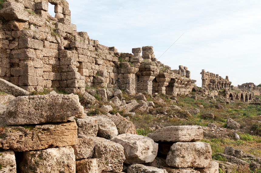 古废墟渡槽蓝色柱子天空岩石旅行旅游石头火鸡寺庙图片