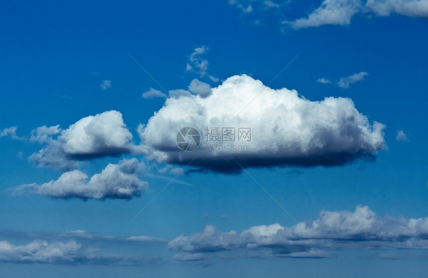 美丽的云朵气候阴霾场景晴天天堂气象阳光空气天气天空图片