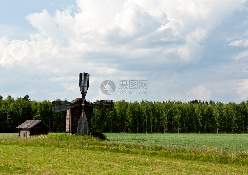 旧木制磨机文化旅行蓝色场地村庄建筑风车房子天空乡村图片