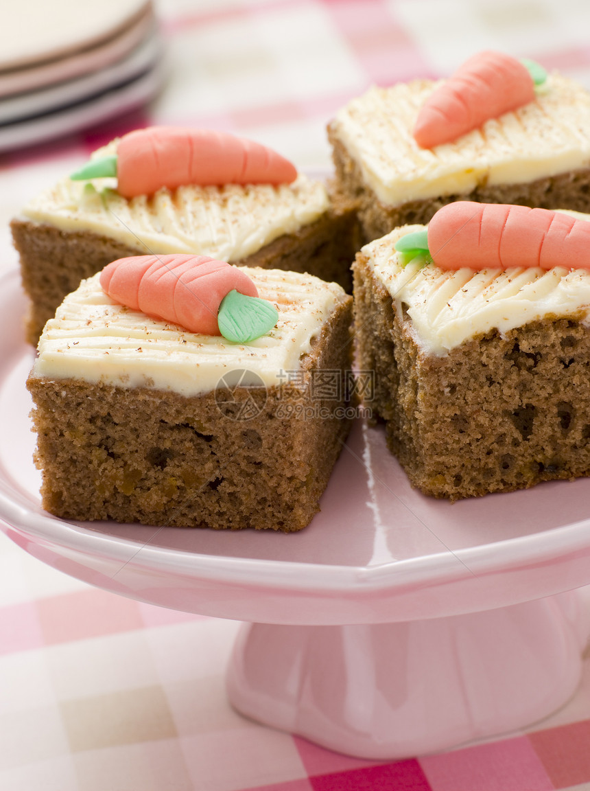 胡桃饼广场坚果奶油烹饪派对儿童餐方块正方形糖果甜食甜点图片