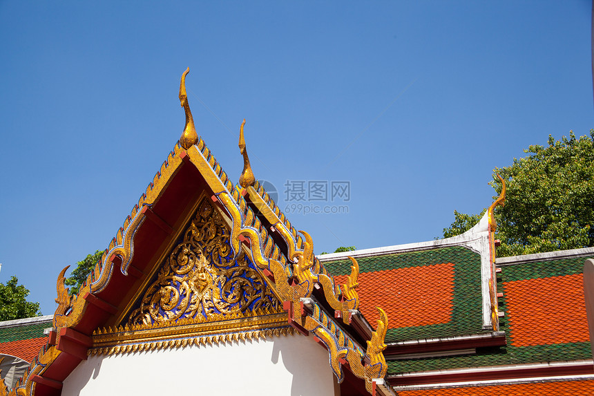 泰国庙顶佛教徒金子寺庙神社天空地标古董历史精神场景图片