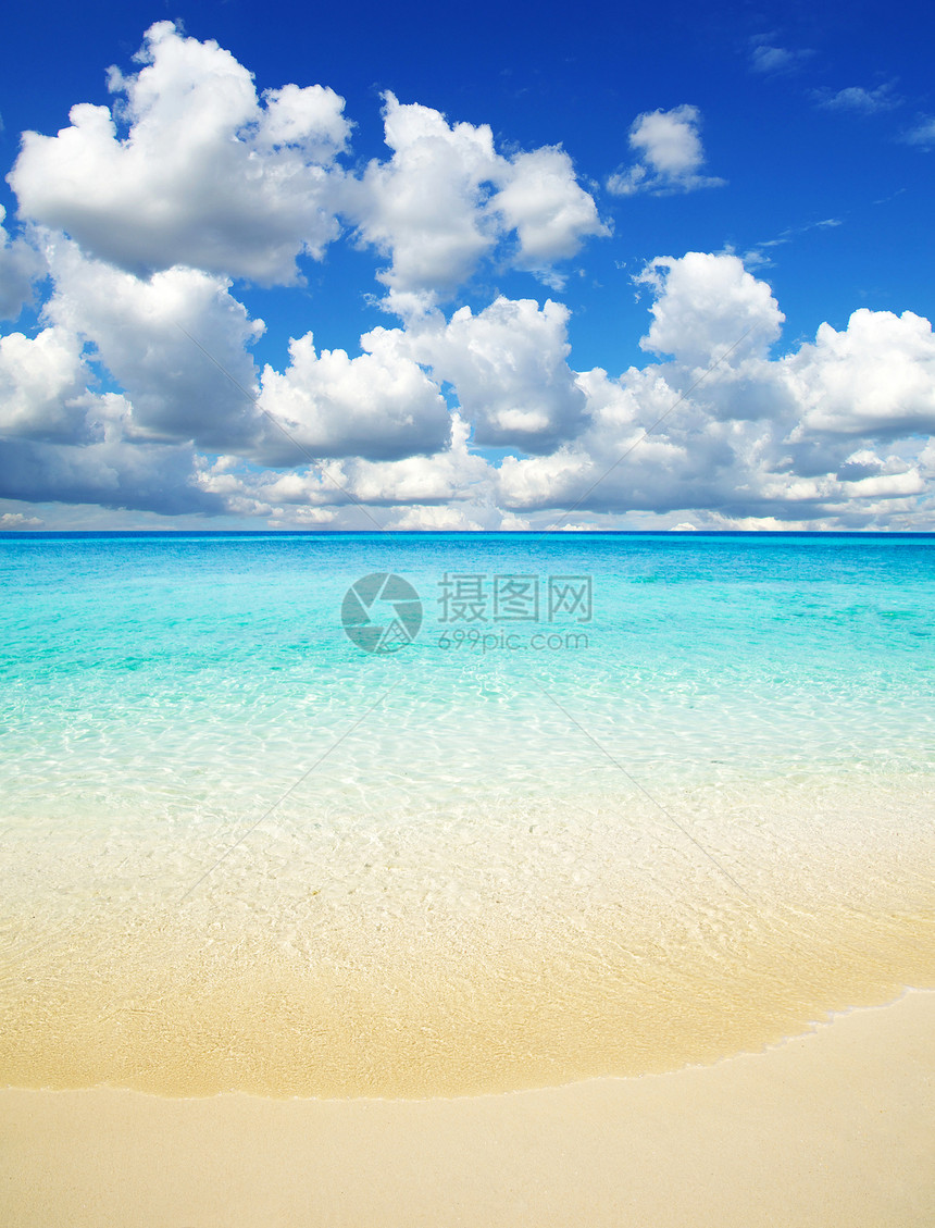 海 海冲浪天空支撑旅行太阳白色假期海景海浪晴天图片
