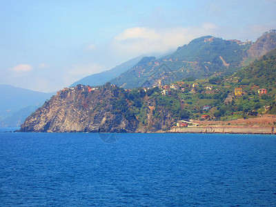 意大利海岸的村庄海岸线背景图片