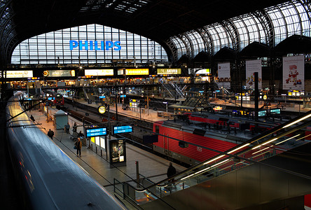 汉堡火车站火车车站汉堡人群高清图片