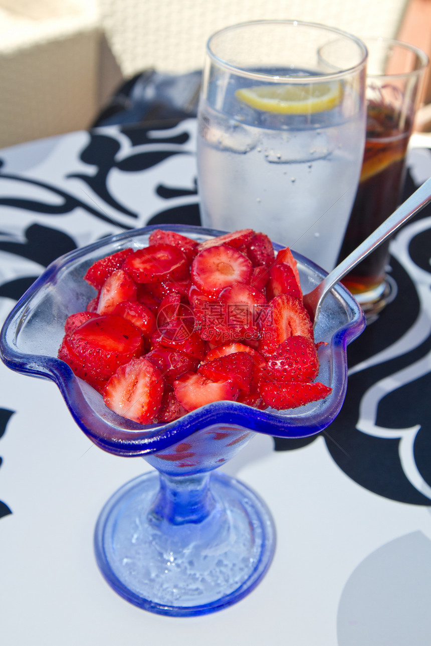 草莓杯沙拉营养饮食水果杯子麻疹饮料玻璃维生素酒吧图片