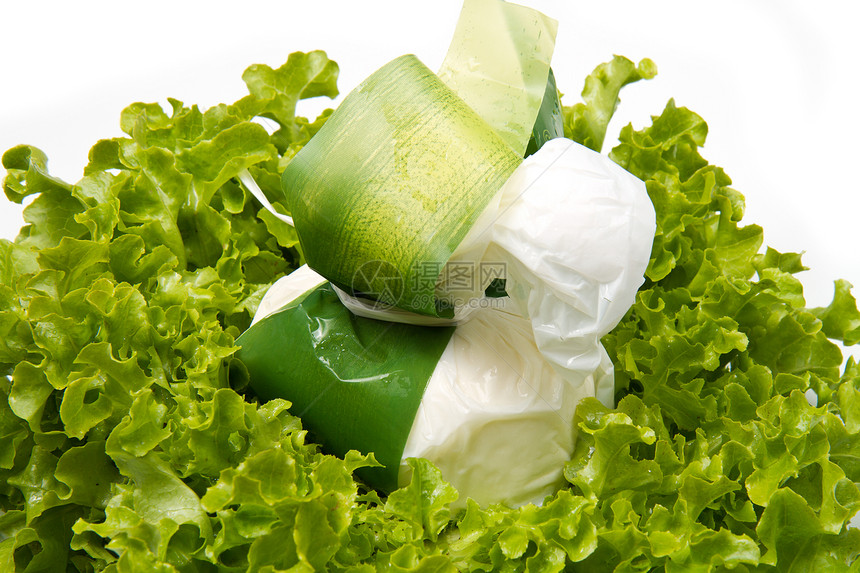 白色背景沙拉上布拉塔蔬菜饮食小吃叶子食物绿色烹饪午餐牛奶图片