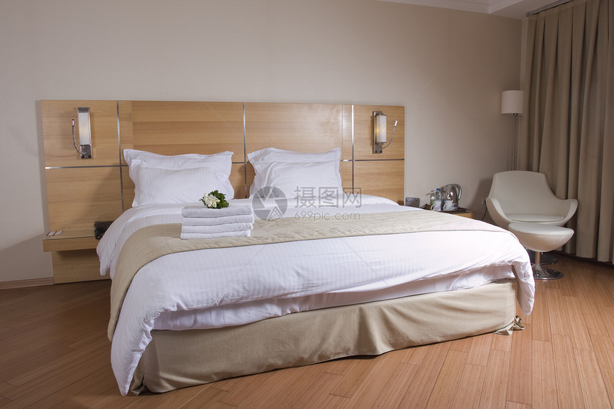 旅馆房间假期陈列柜套房墙纸水平桌子床垫商业床单卧室图片