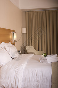 旅馆房间水平奢华卧室枕头尺寸陈列柜床垫场景床头国王背景图片