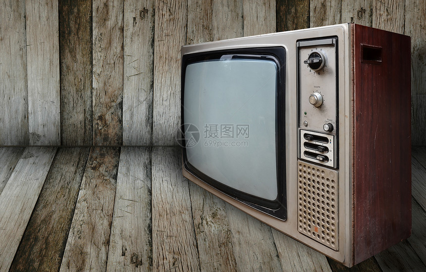 旧旧电视损害房子房间木头技术剥皮阴影地面木材棕色图片