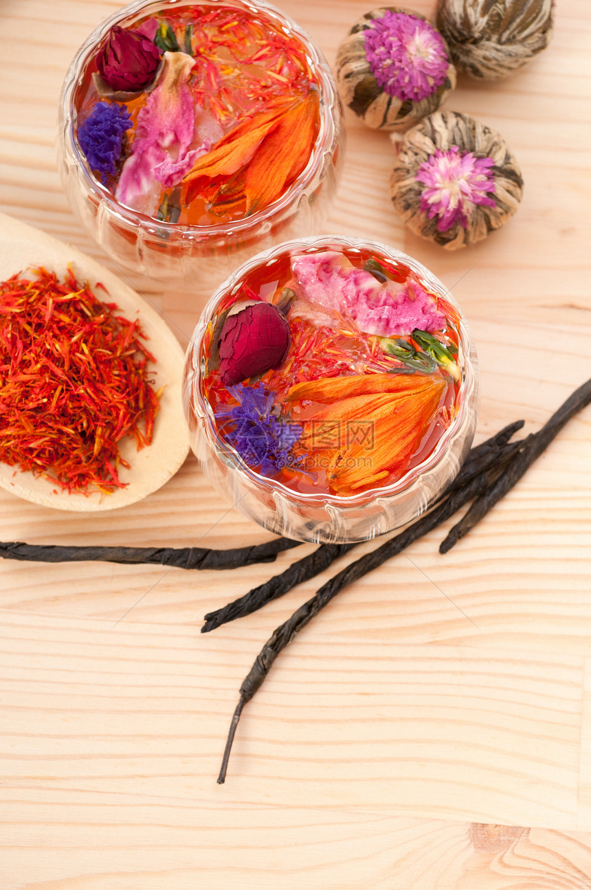 香草天然花卉茶和干花茶壶疗法食物植物茶点酿造叶子杯子芳香玻璃图片