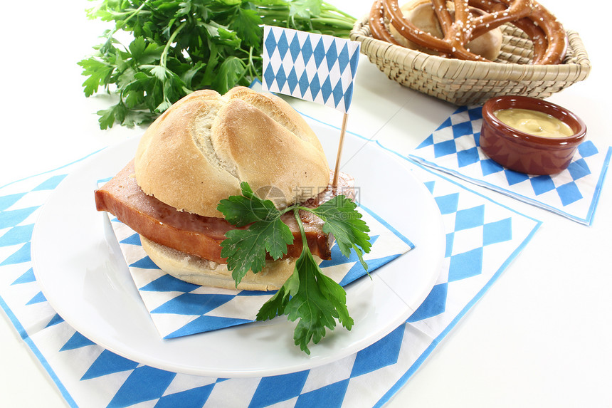 牛肉和猪肉面包包子香肠早餐食物小麦零食肉末肉制品香菜美味图片