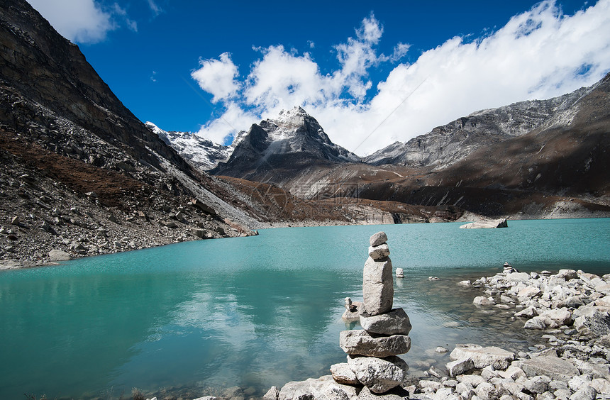 和谐与平衡 喜马拉雅山的泥滩和神圣湖图片