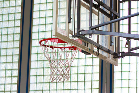 体育馆的篮球圈篮子控制板健身房运动背景图片