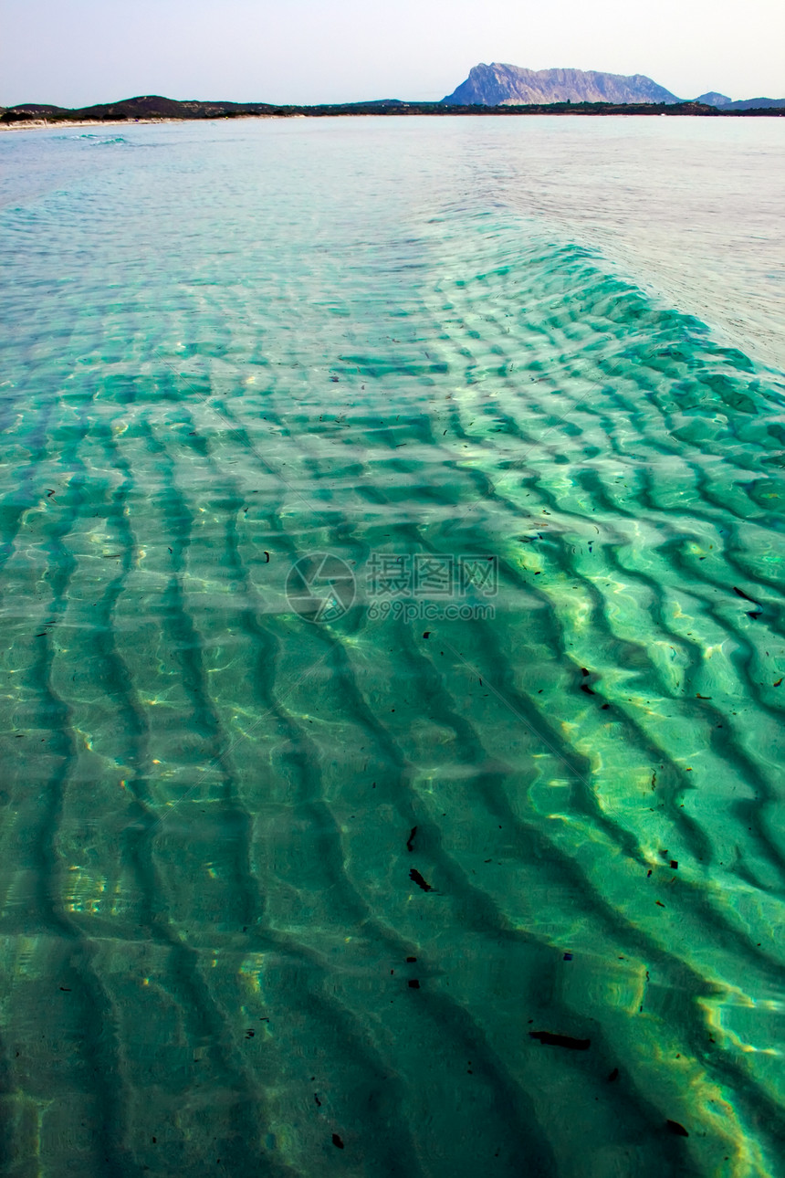 海上的波浪在海中海浪假期旅游太阳蓝色阳光游泳海岸支撑反射图片
