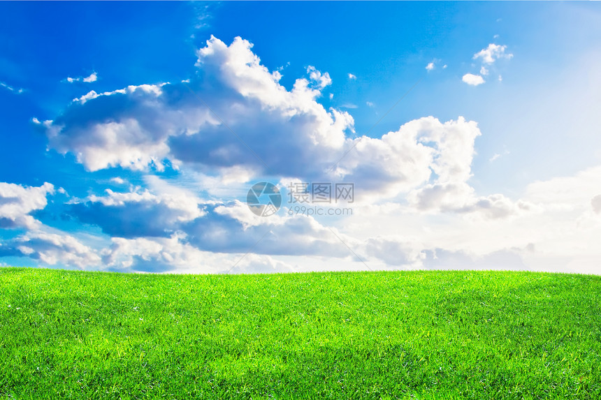 绿草地晴天蓝色生长天空天气戏剧性面粉场地农村地形图片