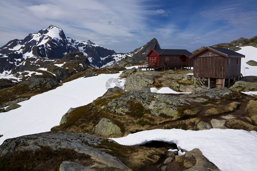 挪威的山棚山脉旅游全景风景胜地山峰小屋大豆图片