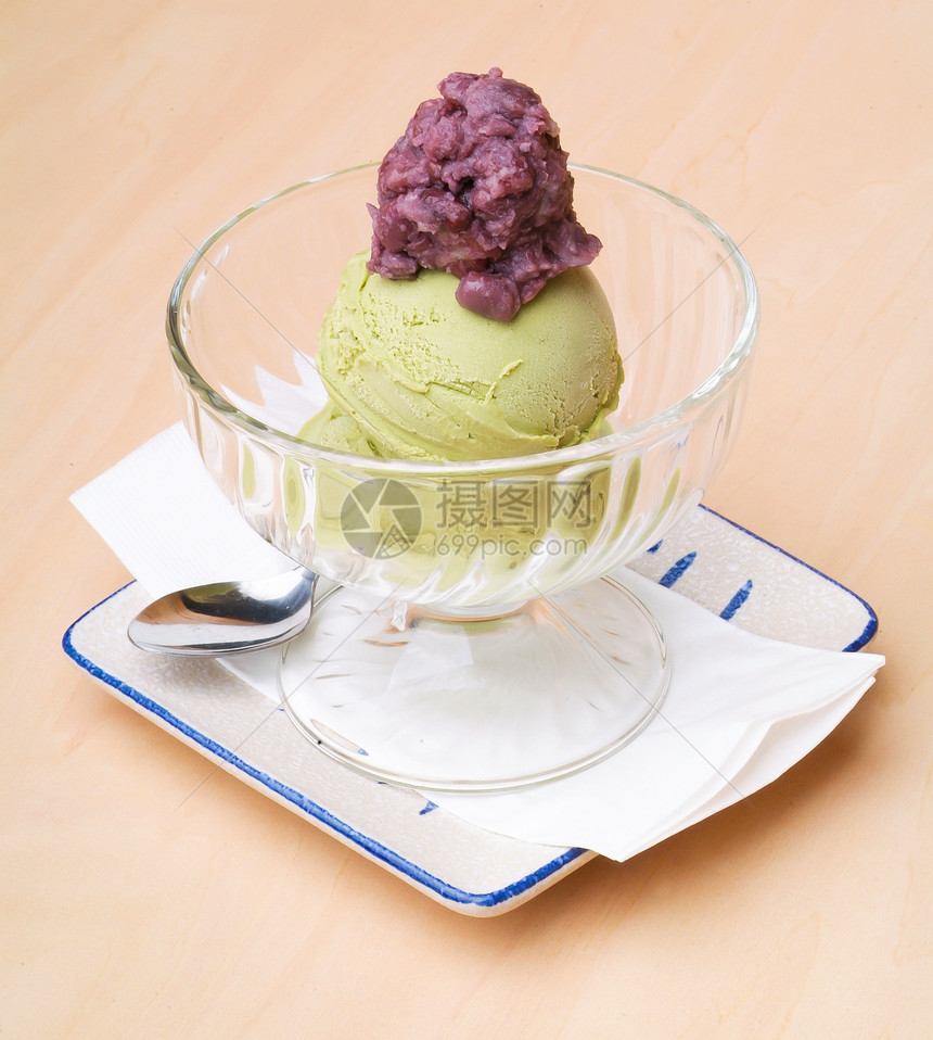 冰淇淋加穿紧身衣的冰霜食物杯子玻璃乳白色饮食水果巧克力育肥甜点美食图片