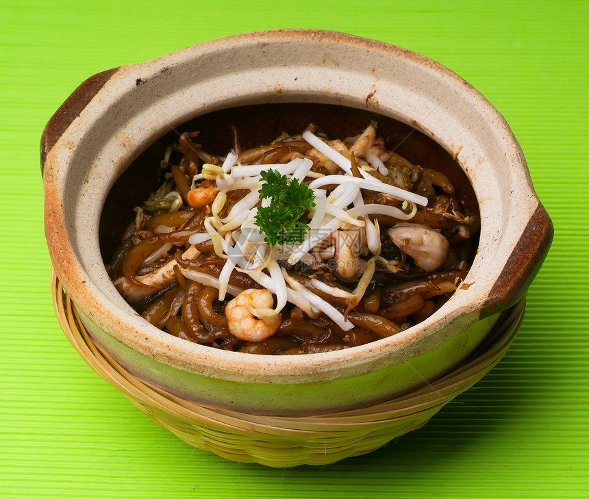 面条在背景亚西娅食物上饮食盘子美食午餐味道传统餐厅香料文化饥饿图片