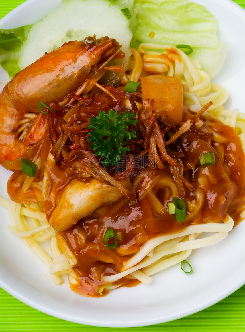 面粉 面食虾和番茄酱面条宏观小吃食物盘子美食洋葱午餐饮食筷子图片
