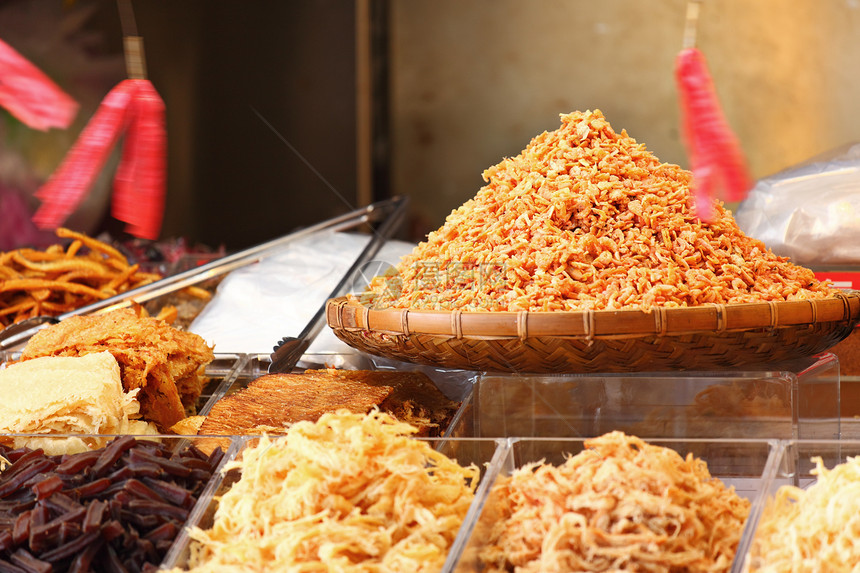 中国市场上的干虾干虾美食水平贝类海鲜食物店铺图片