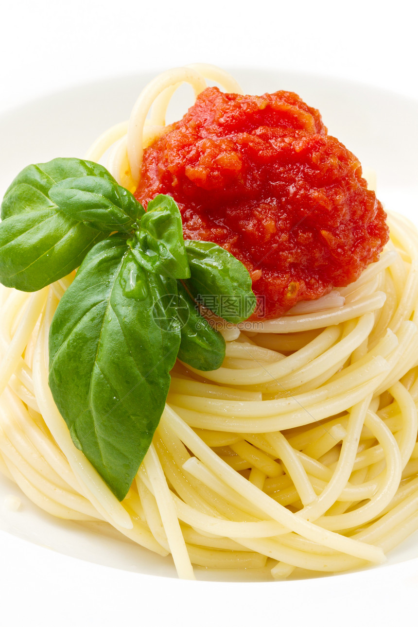 有番茄的意大利面面条烹饪小麦营养蔬菜食物食谱午餐刀具餐厅图片