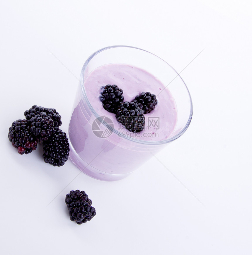 黑莓酸奶巧克力甜甜点被隔绝奶油牛奶健康营养液体节食茶点宏观产品团体图片