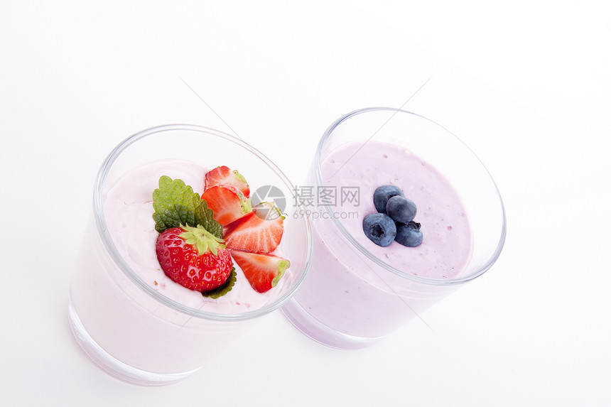 草莓蓝莓酸奶奶油 孤立无援液体牛奶营养覆盆子早餐健康奶制品浆果玻璃酸奶图片