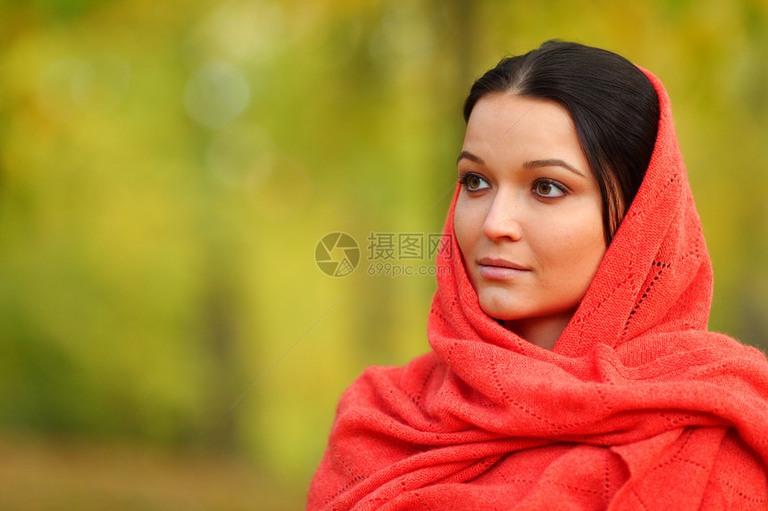 秋季妇女毛衣女孩橙子头发感恩女性幸福团体乐趣成人图片