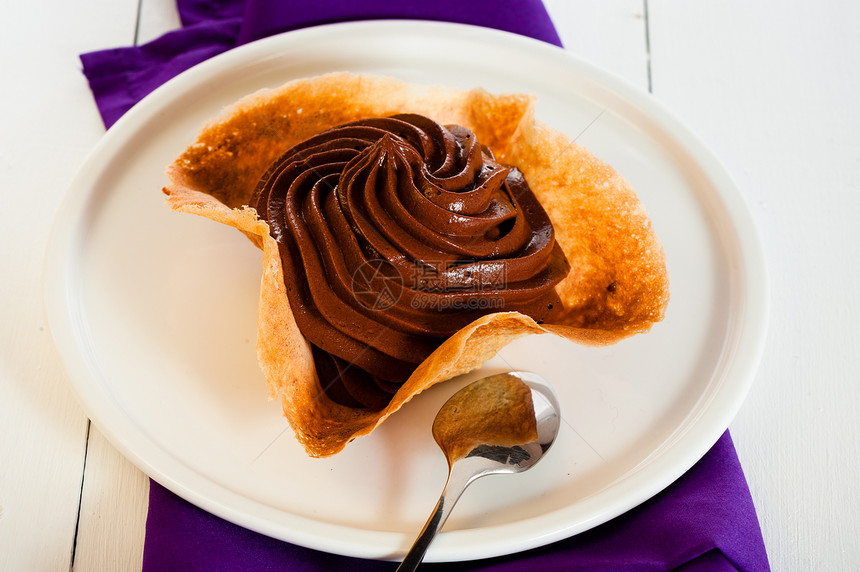 Mousse au 巧克力饼配料烹饪面包奶油可可蛋糕篮子糕点摄影美食图片