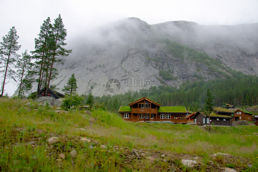 村里典型的挪威住房图片