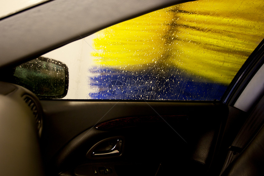 洗车刷刷刷子泡沫蓝色黄色车辆擦洗车站汽车玻璃力量图片