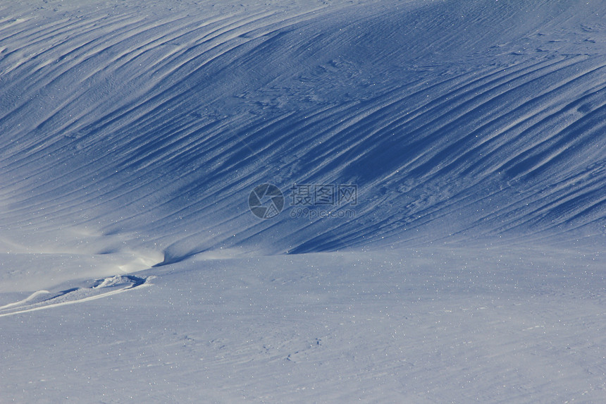 雪白色灰色爬坡线条阴影图片