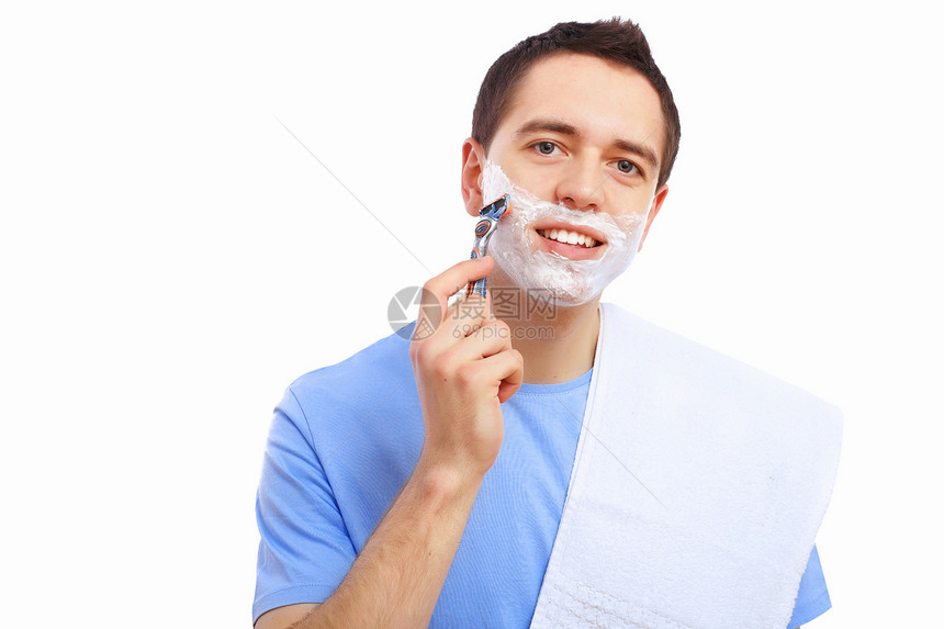 家里的年轻人刮胡子肩膀皮肤胡须微笑剃须刀剃须身体护理刀刃泡沫图片