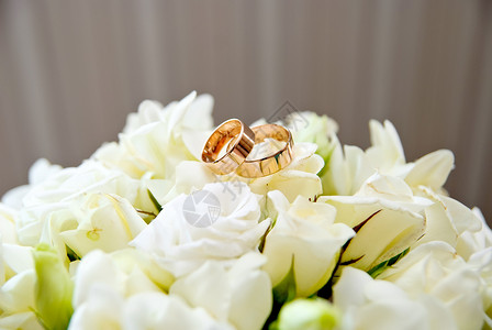 结婚戒指花束新人仪式玫瑰新娘白色浪漫庆典婚礼背景图片