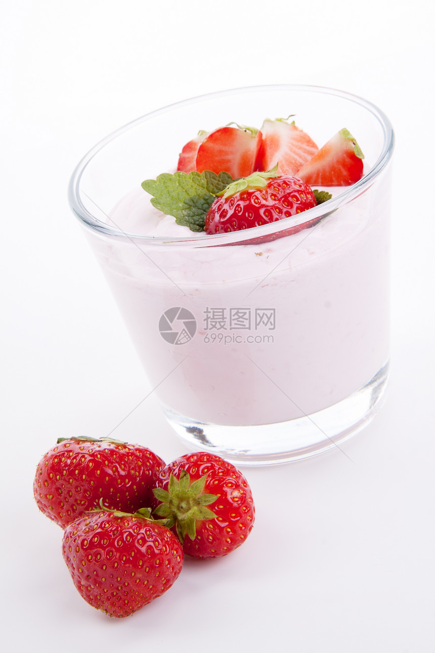 绝缘新鮮美味的strwaberry酸奶油早餐酸奶饮食冰沙水果甜点饮料产品奶制品节食图片