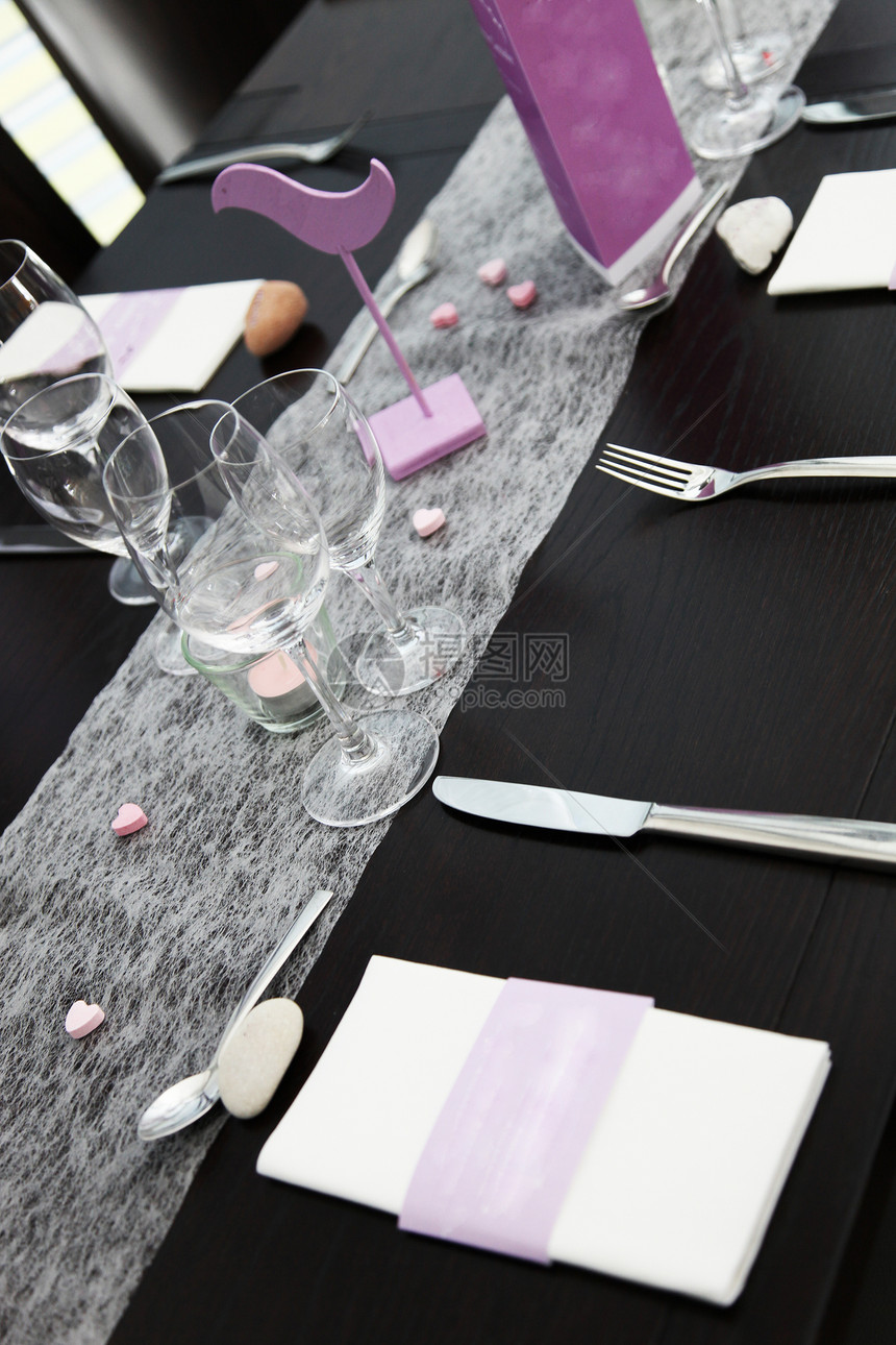 优雅的正式餐桌布置 优雅的正式餐桌布置图片