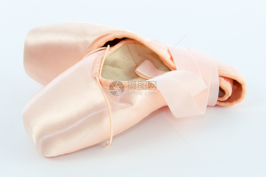 芭蕾点鞋或滑鼠鞋带拖鞋粉色白色丝带舞蹈图片