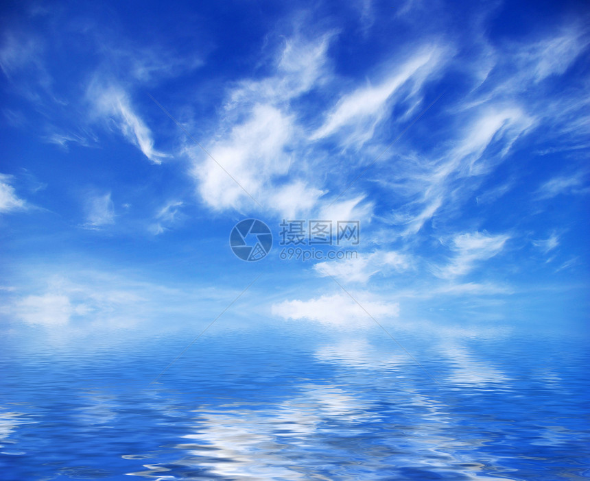 日落时的天空背景 自然构成假期蓝色太阳海浪旅行墙纸地平线海洋反射海景图片