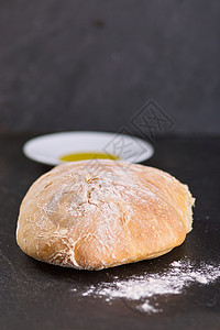 西亚亚巴塔纵向面包用意格式大利语黑色面粉盘子背景图片