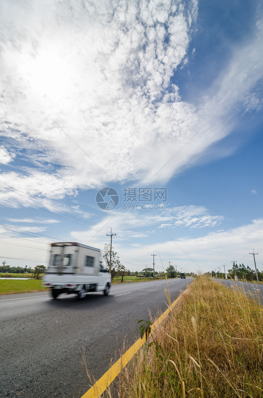 古城公路和机动车路线国家运输旅行草地城市太阳天空风景自由图片