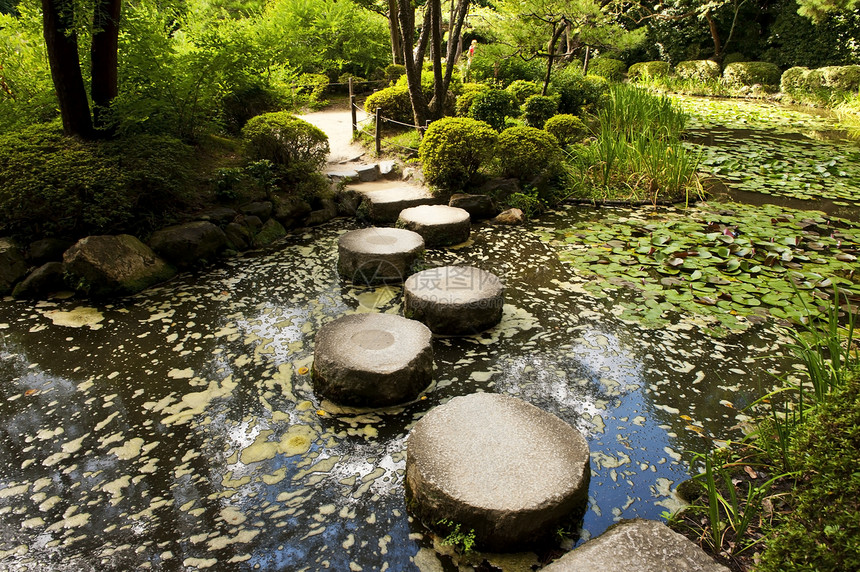 共石之路公园人行道冥想哲学花园建筑学池塘行人岩石传统图片