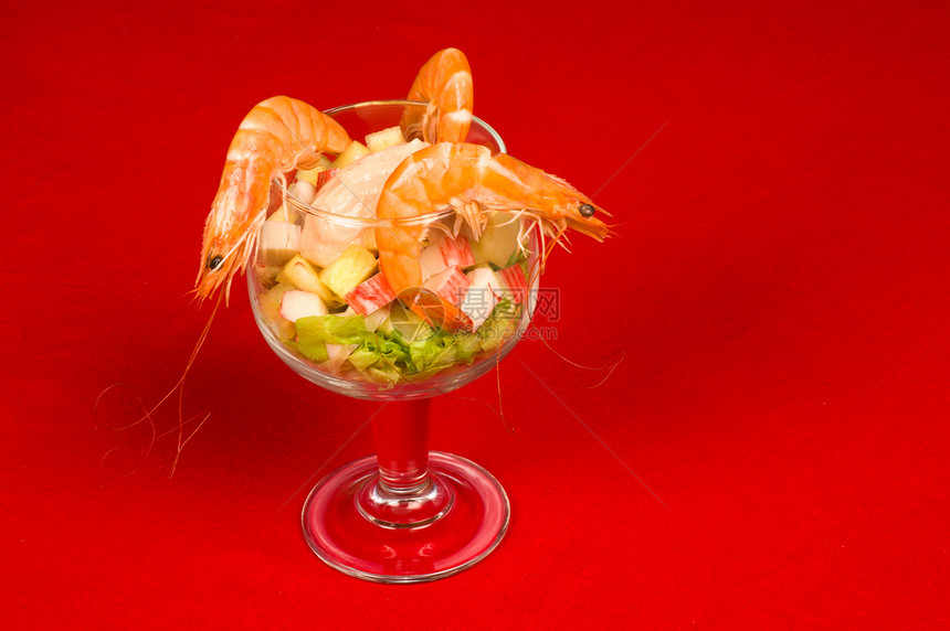 虾鸡尾酒玻璃水平起动机海鲜食物美食蔬菜贝类服务图片