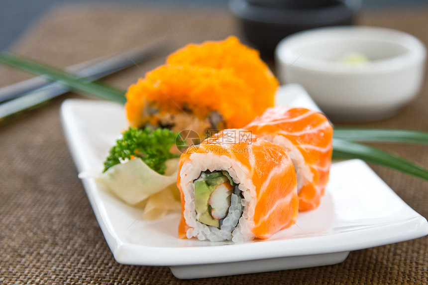日本寿司黄瓜食物白色黑色海藻美食饮食香菜蟹棒绿色图片