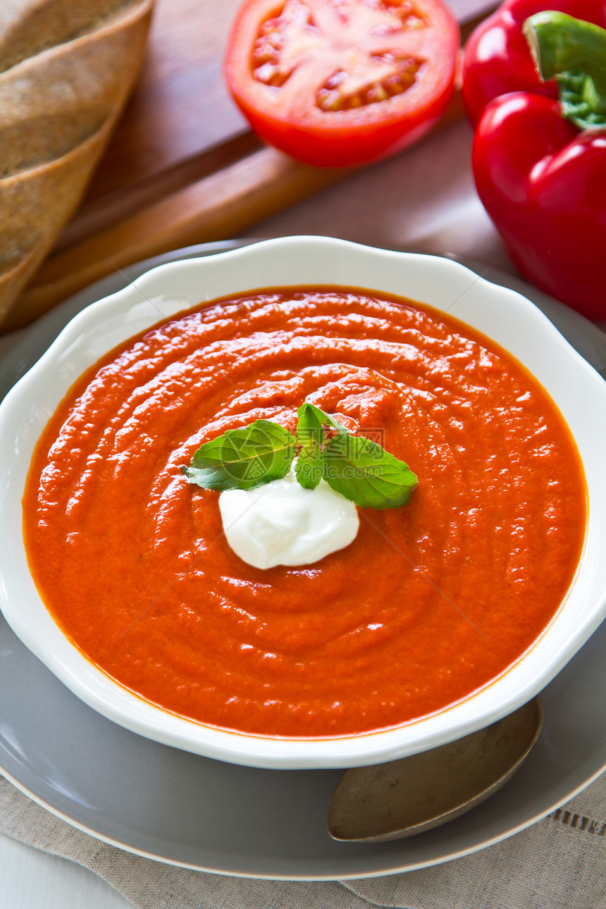 番茄和胡椒汤奶油状营养饮食食物蔬菜红色棕色美味胡椒美食图片