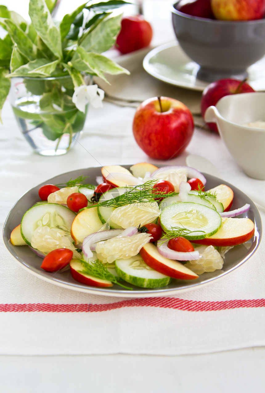 苹果和葡萄果沙拉沙拉美味蔬菜健康红色营养食物绿色烹饪饮食图片