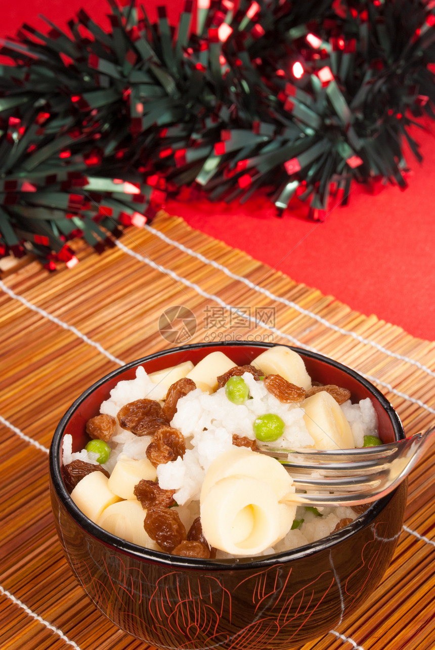 巴西圣诞节开胃菜葡萄干食物服务起动机沙拉美食庆典图片