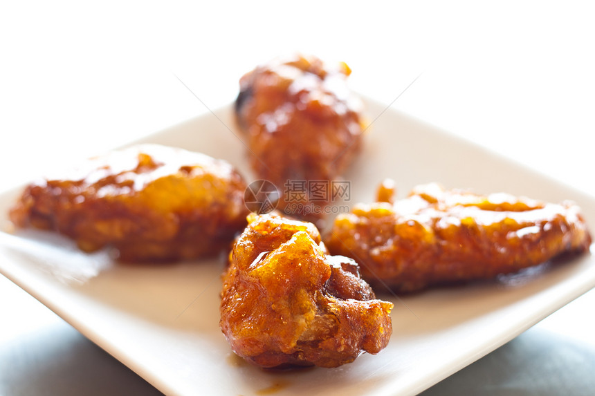 Crispy 炸鸡翅膀垃圾盘子烹饪餐厅美食油炸小吃食物午餐图片