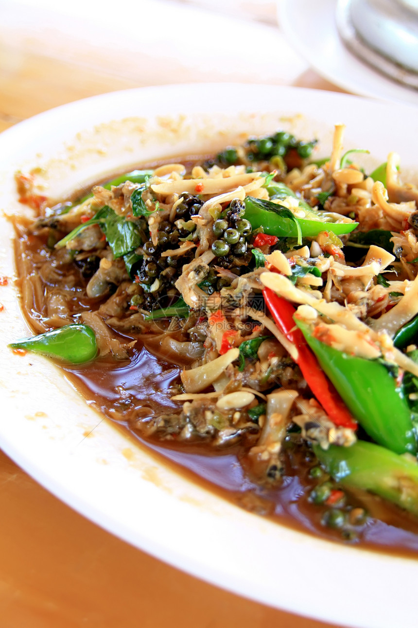 泰国食物 炒贝类草本植物烹饪树叶美食牛奶午餐辣椒用餐椰子香料图片