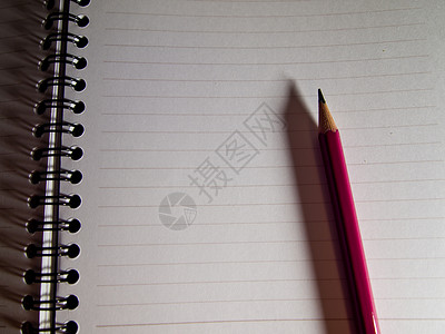 笔记本上的粉笔1背景图片