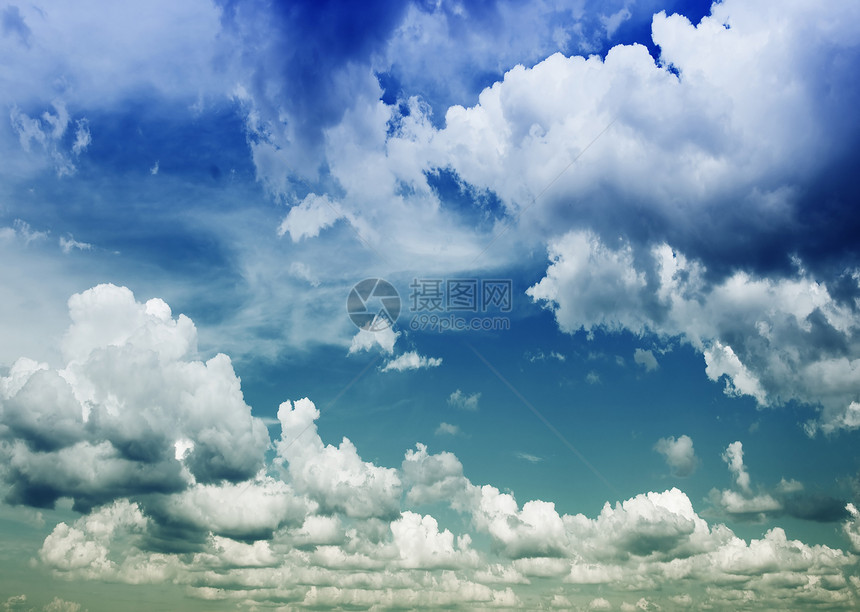云天的背景紫外线风暴靛青天堂天气戏剧性镜片晴天天空臭氧图片